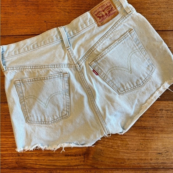 Levi’s Denim 501 Button Fly Washed Frayed Edge Five Pocket / W28 - Picture 4 of 13